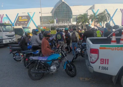 Accidente de tránsito en la avenida John F. Kennedy deja dos heridos graves