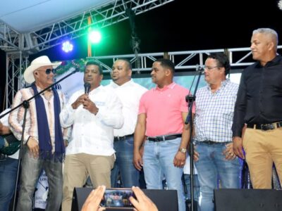 Los Alcarrizos celebra la Navidad con un gran evento musical y festivo