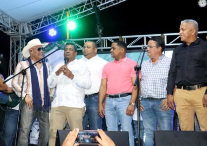 Los Alcarrizos celebra la Navidad con un gran evento musical y festivo