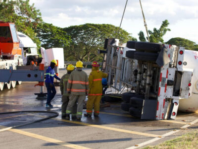 Accidente de tanquero de GLP en Santiago