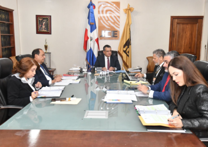 Junta Central Electoral de RD firma convenio para reducir la abstención electoral tras recomendaciones de la OEA