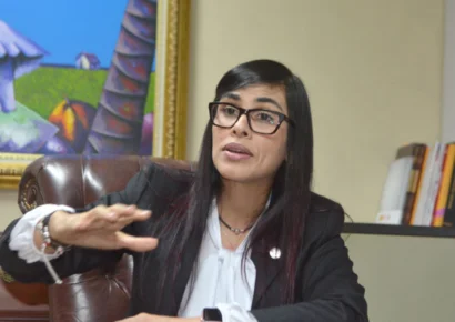 Presentan querella contra Olga Diná por presunta negligencia en caso de prospecto de béisbol