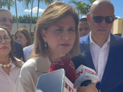 Vicepresidenta confirma que renuncia de funcionarios ya se había acordado