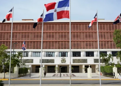 Senado aprueba RD$350.9 mil millones en préstamos para presupuesto 2025