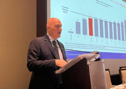 Renuncia Pavel Isa Contreras como ministro de Economía, planificación y desarrollo