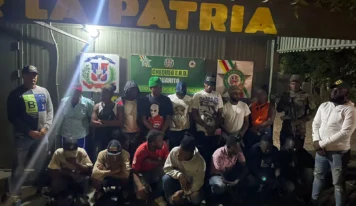 La Dirección General de Migración detiene a 26 haitianos en situación migratoria irregular en Baní y Guanito