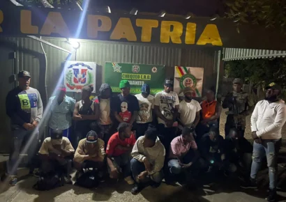 La Dirección General de Migración detiene a 26 haitianos en situación migratoria irregular en Baní y Guanito