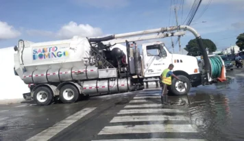 Alcaldía del DN refuerza operativos de limpieza ante lluvias por vaguada