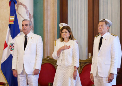 Abinader recibe cartas credenciales de siete nuevos embajadores