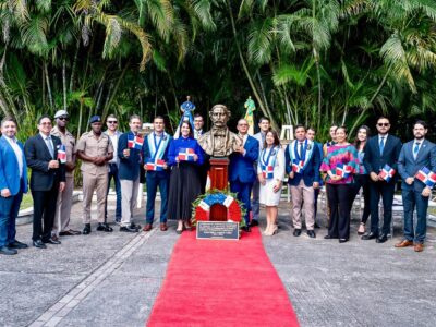 Develan busto de Duarte en Jamaica y juramentan primera filial del Instituto Duartiano