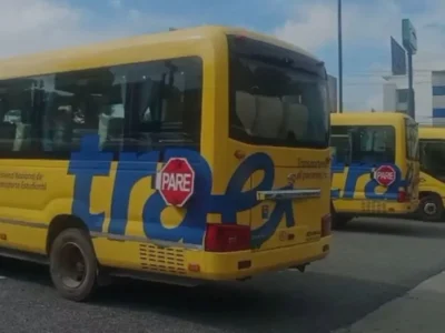 Crisis en el sistema de transporte escolar: La falta de cargadores para autobuses eléctricos causa caos en Santiago