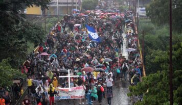 Más de 2.000 migrantes inician nueva caravana desde Tapachula Hacia EE.UU.