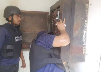 La Policía Nacional incauta máquina tragamonedas ilegal en Moca