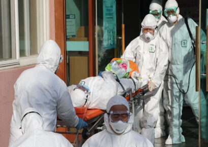 China reafirma su transparencia en la investigación sobre el origen del coronavirus tras el llamado de la OMS