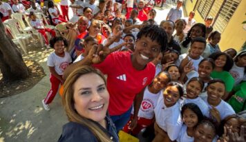 Alcaldesa Carolina Mejía celebra Día de la Juventud con estudiantes de La Zurza