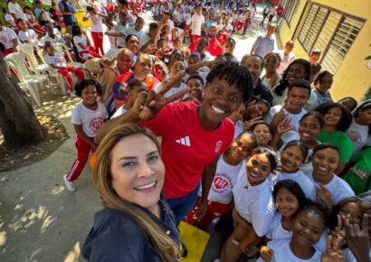 Alcaldesa Carolina Mejía celebra Día de la Juventud con estudiantes de La Zurza