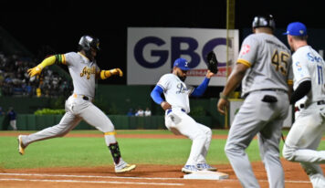 César Valdez brilla en su primera salida del Round Robin con los Tigres del Licey