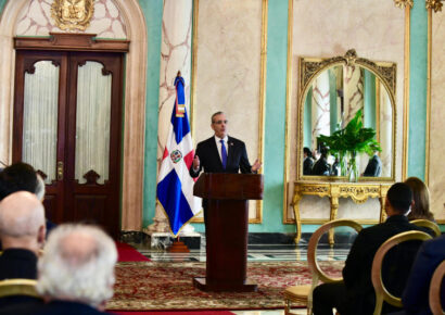 Luis Abinader insta al régimen de Maduro a permitir una transición democrática en Venezuela