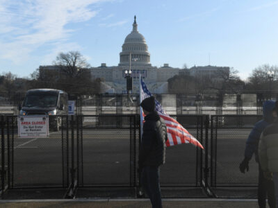 Juez federal suspende congelamiento de fondos de asistencia ordenado por Trump