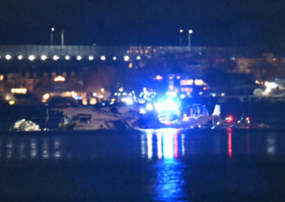 Descartan supervivientes en trágico accidente aéreo en Washington