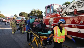 Dos muertos y 18 heridos tras choque de avioneta con almacén en California