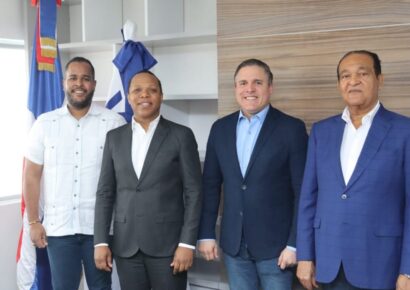 Autoridades y Conatra acuerdan mantener tarifas de transporte interurbano