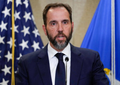 Departamento de Justicia solicita revertir orden que bloquea la difusión del informe del fiscal especial sobre Trump