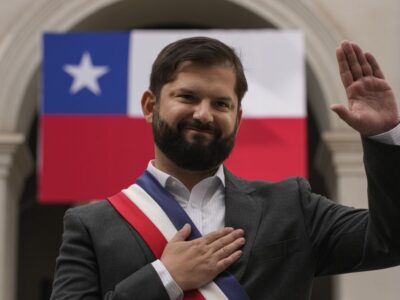 Gabriel Boric anuncia transición tecnológica y renuncia a las redes sociales