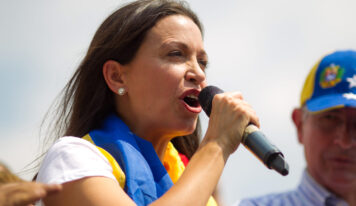 María Corina Machado acusa a Maduro de consolidar un «golpe de Estado» y llama a la resistencia democrática