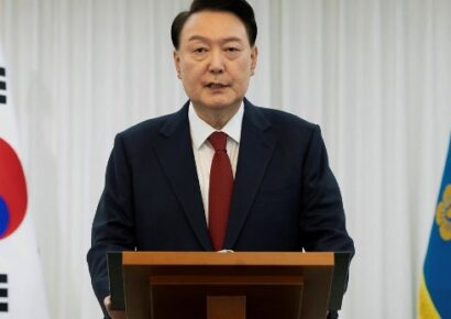 Yoon Suk Yeol, detenido e interrogado en medio de una crisis política