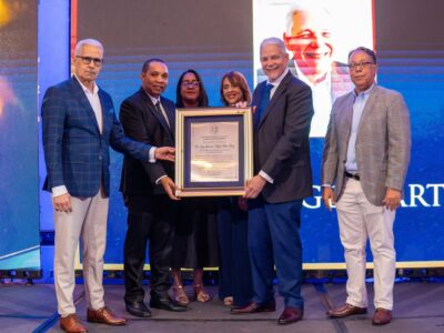 Sociedad de Medicina Interna Reconoce al Dr. Jorge Marte por su Impacto en la Especialidad