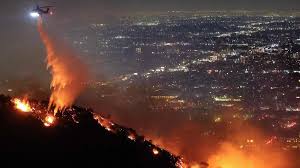 Aumenta a 24 la cifra de muertos por incendios en Los Ángeles