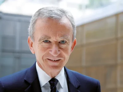 Bernard Arnault, Director General de LVMH, critica la burocracia y la política fiscal en Francia
