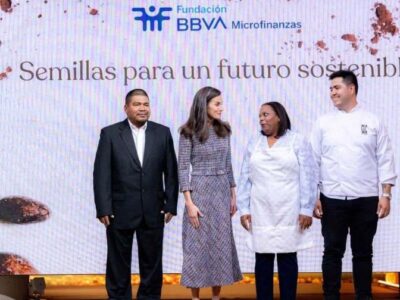 Reina Letizia resalta impacto de microcréditos en mujeres y productores de cacao en Latinoamérica