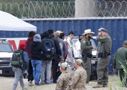 EE.UU. intensifica redadas y deportaciones de inmigrantes indocumentados