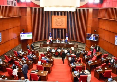 El Senado aprueba leyes y resoluciones en sesión plenaria