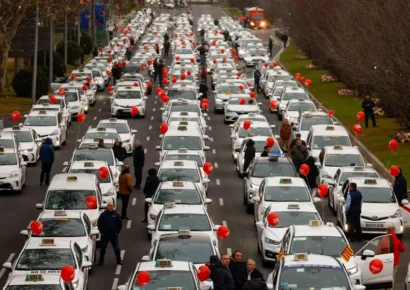 Miles de taxistas protestan en toda España contra las subidas de los seguros