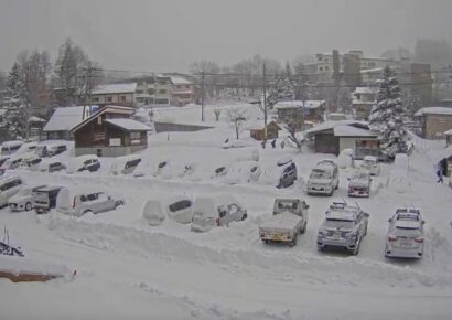 Tormenta de nieve en Japón deja muertos, heridos y miles atrapados en el caos