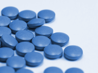 Detienen a Pasajero en Barcelona con Más de 20,000 Pastillas de Viagra en su Maleta