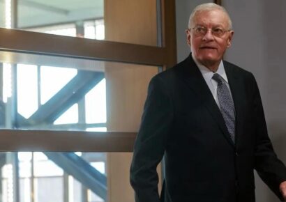 Keith Kellogg enviado especial de Trump llega a Kiev para escuchar a Ucrania