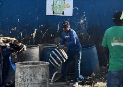 Alcaldía del DN actúa elimina vertedero improvisado en la Yagüita para mejorar el entorno