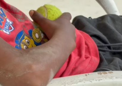 Padres desesperados en Monte Plata encierran a su hijo por consumo de drogas