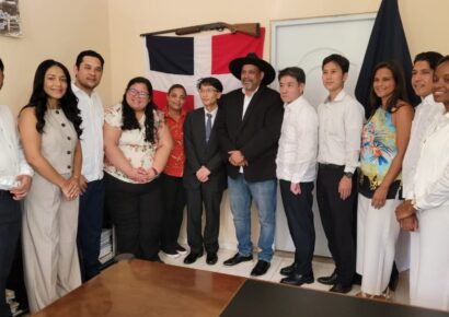 Embajador de Japón visita Dajabón y recibe llave de la ciudad