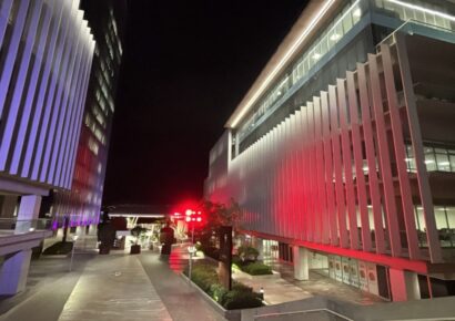 Honduras rinde homenaje a la Independencia de la República Dominicana iluminando Tegucigalpa con los colores patrios