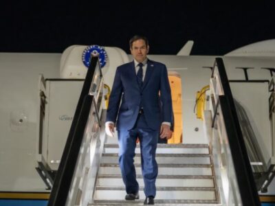 Avión de Marco Rubio Regresa a Washington por Problema Mecánico Antes de Viaje a Alemania