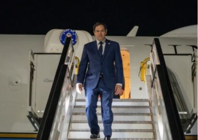 Avión de Marco Rubio Regresa a Washington por Problema Mecánico Antes de Viaje a Alemania