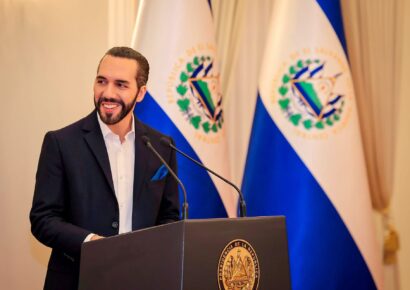 Nayib Bukele criticara Gustavo Petro en encuentro empresarial