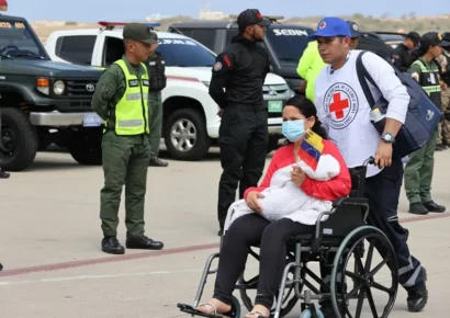 Venezuela recibe a 242 migrantes deportados desde México