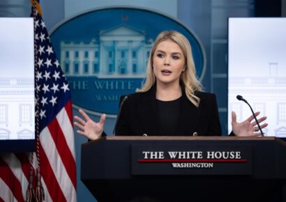 La Casa Blanca asume el control sobre qué periodistas cubren los actos de Trump, despojando a la WHCA de su poder