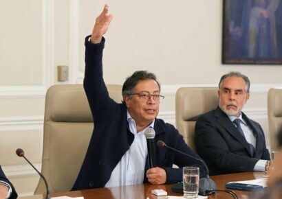 Petro solicita la renuncia de todos los ministros y altos funcionarios del gobierno en medio de la crisis del gabinete